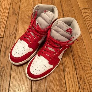 Air Jordan 1 Retro High OG women’s 10/men’s 8.5